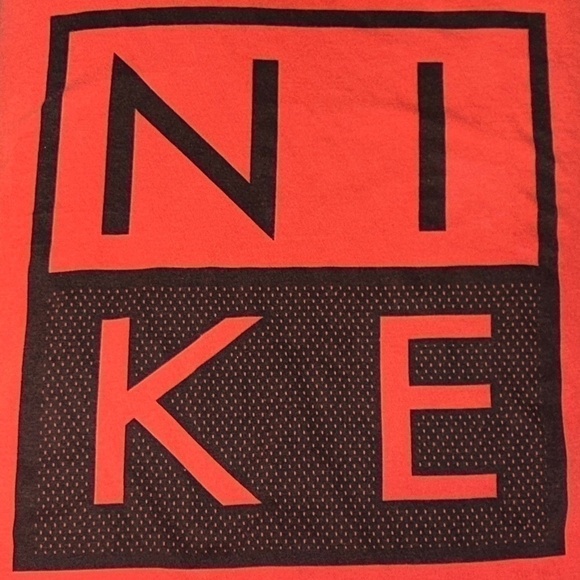 Nike Men's Red Athletic Sportswear T-Shirt Size Medium - Picture 2 of 5